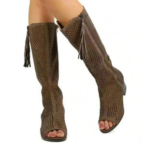 NIB!Natural Breeze-Faux Suede Perforated Chunky Heel Tassel Boots Size 9